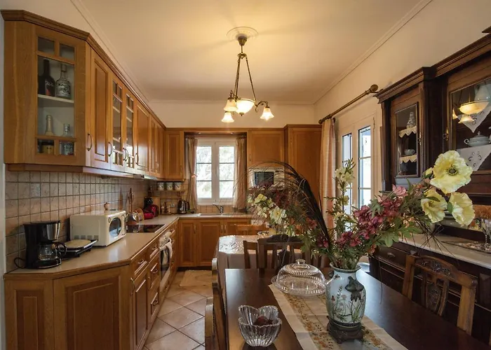 Filoxenes Katoikies * Diakófti