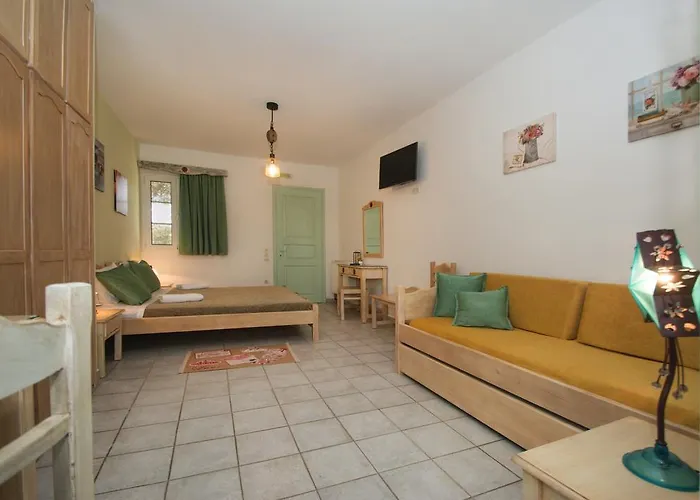 Filoxenes Katoikies * Diakófti